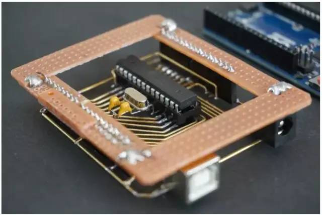 大神用铁丝做“电路板”,这波操作太牛了!的图5